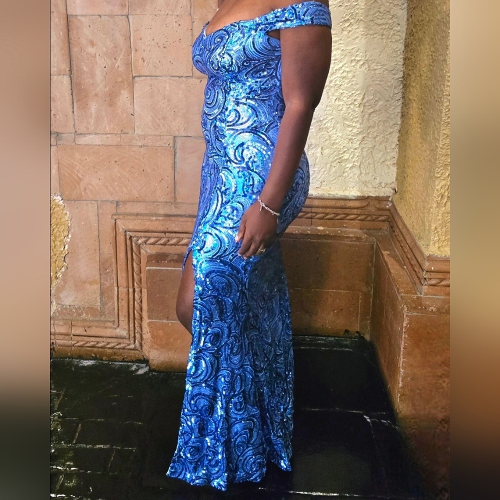 Elegant Blue Off-Shoulder Sequin Dress